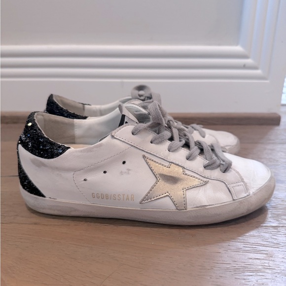 New Golden Goose Super-Star Low Top Sneaker (Women)
White/Gold/Black size 36 - Picture 9 of 9